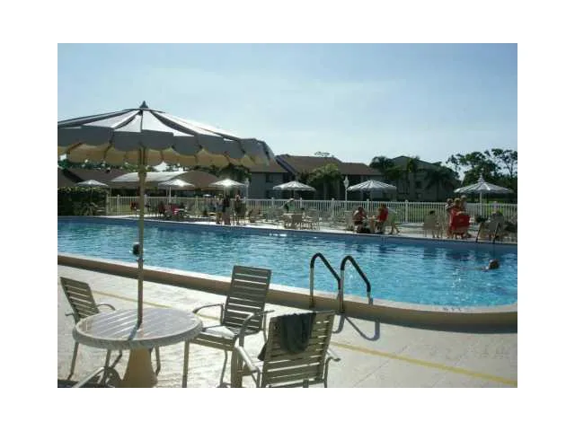 $2,000 | 618 Sea Pine Way, Unit E1, Greenacres, FL 33415