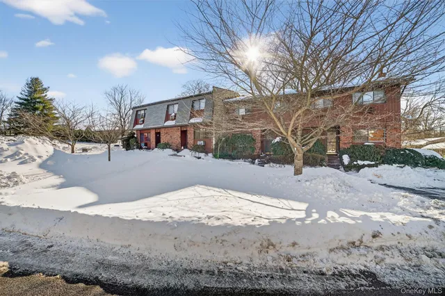 $3,500 | 126 Coachlight Square, Montrose, NY 10548