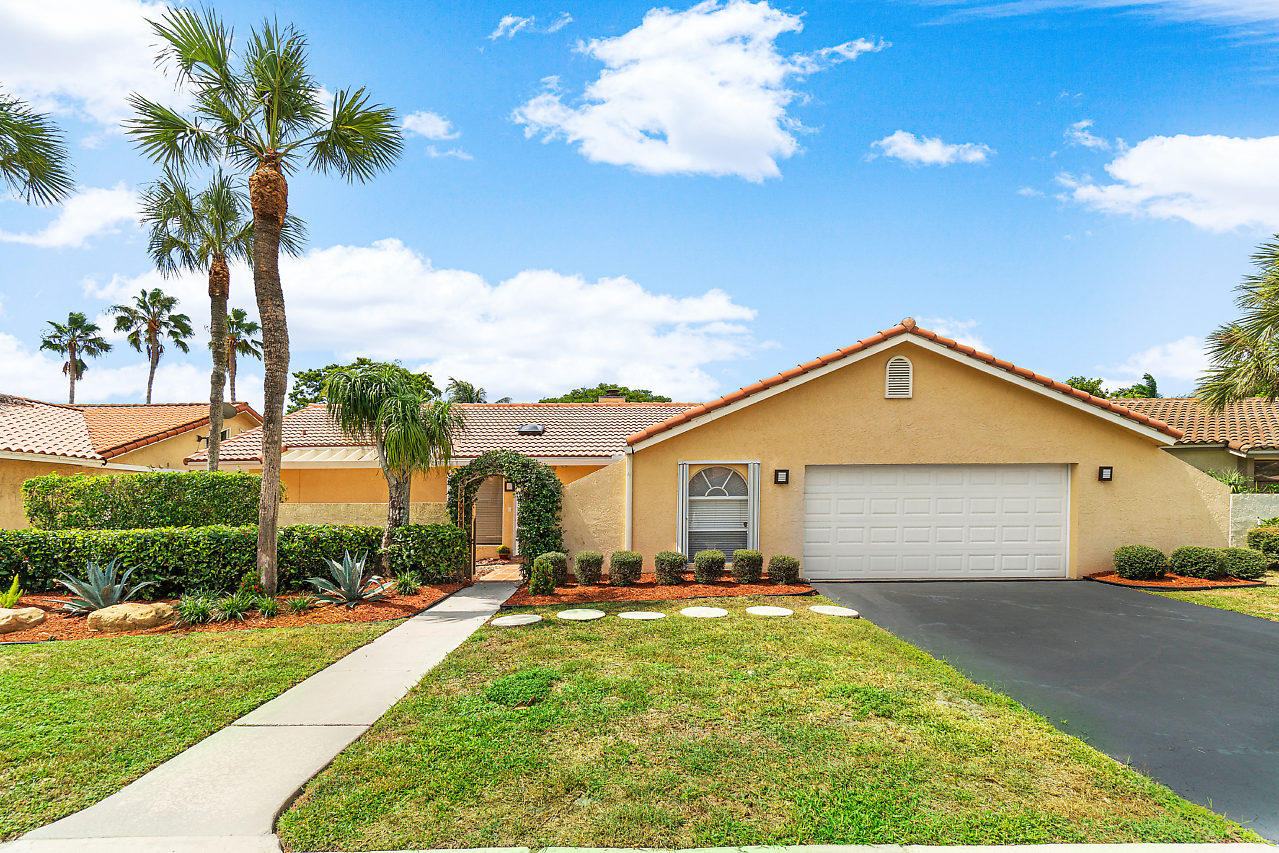 21077 Escondido Way Boca Raton, FL 33433 - Photo 3 of 37 002-21077EscondidoWay-BocaRaton-FL-small