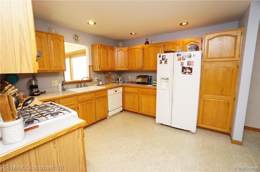 39863 Willis Road Belleville, MI 48111 - Photo 16 of 44 DSC09082.JPG