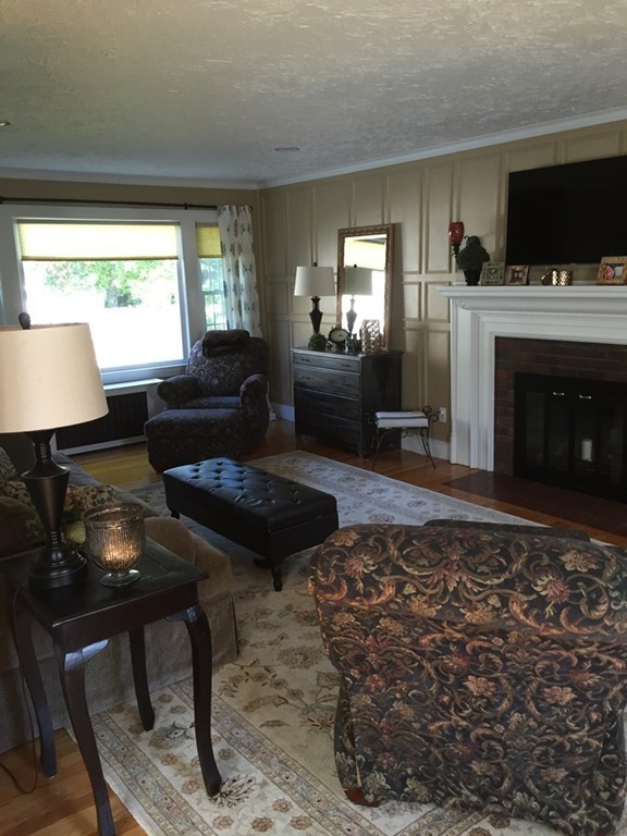 7 St James Road Shrewsbury, MA 01545 - Photo 8 of 26 Gallery Image 8