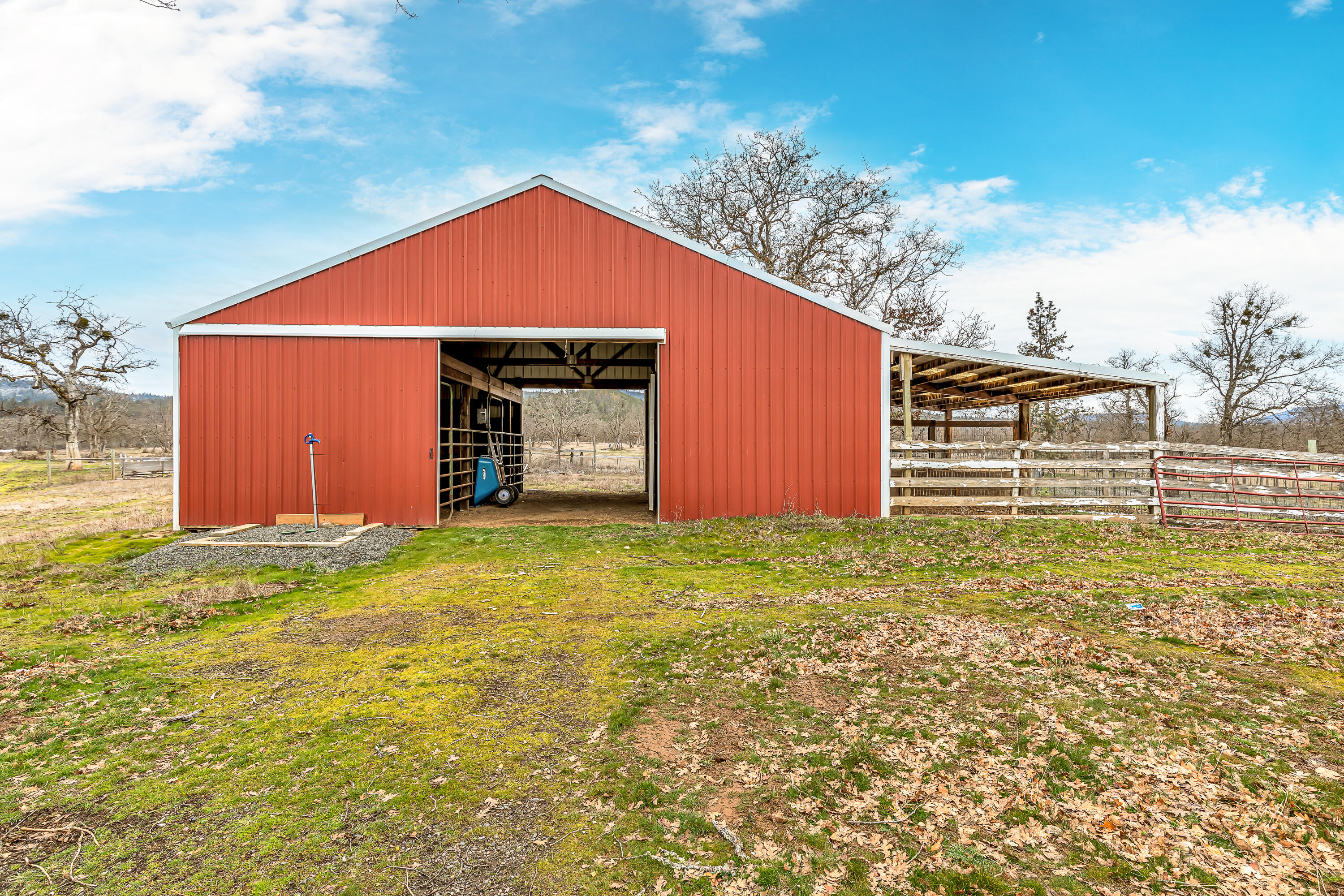11001 Meadows Road White City, OR 97503 - Photo 35 of 60 9R9A6339