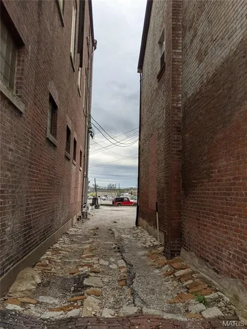 $199,000 | 204 West Main Street, Belleville, IL 62220