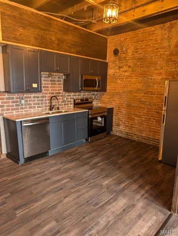 $199,000 | 204 West Main Street, Belleville, IL 62220