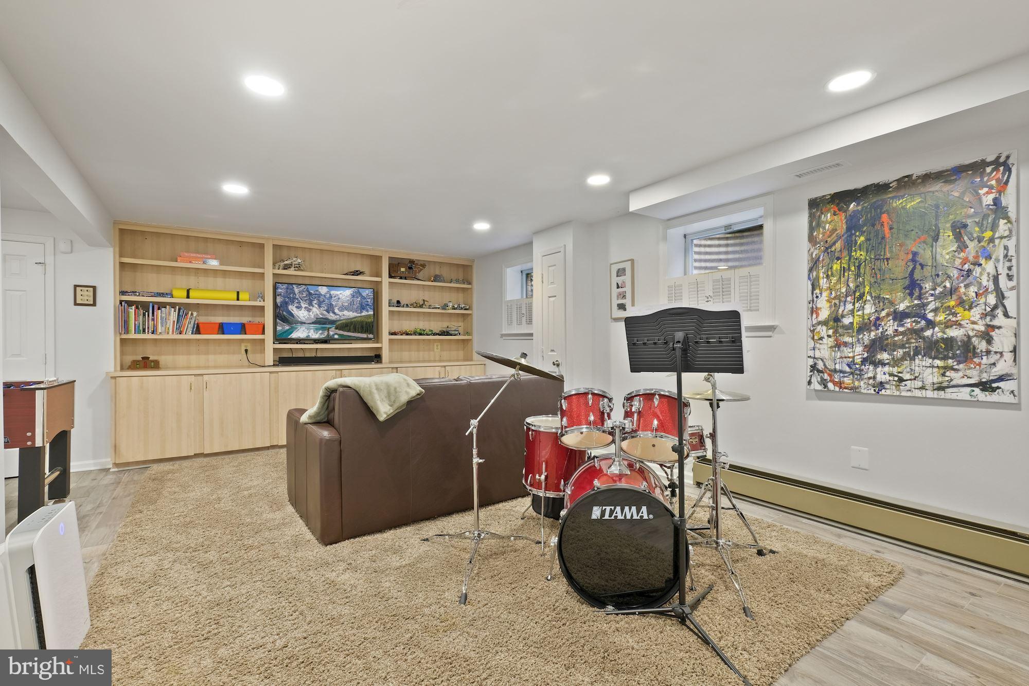 11833 Hunting Ridge Court Potomac, MD 20854 - Photo 39 of 50 Built-ins