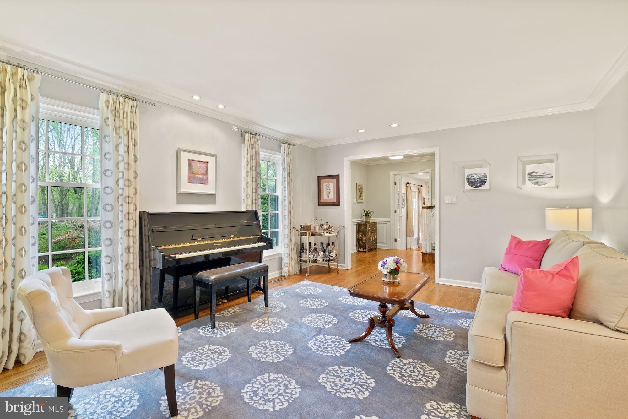 11833 Hunting Ridge Court Potomac, MD 20854 - Photo 5 of 50 Gallery Image 5