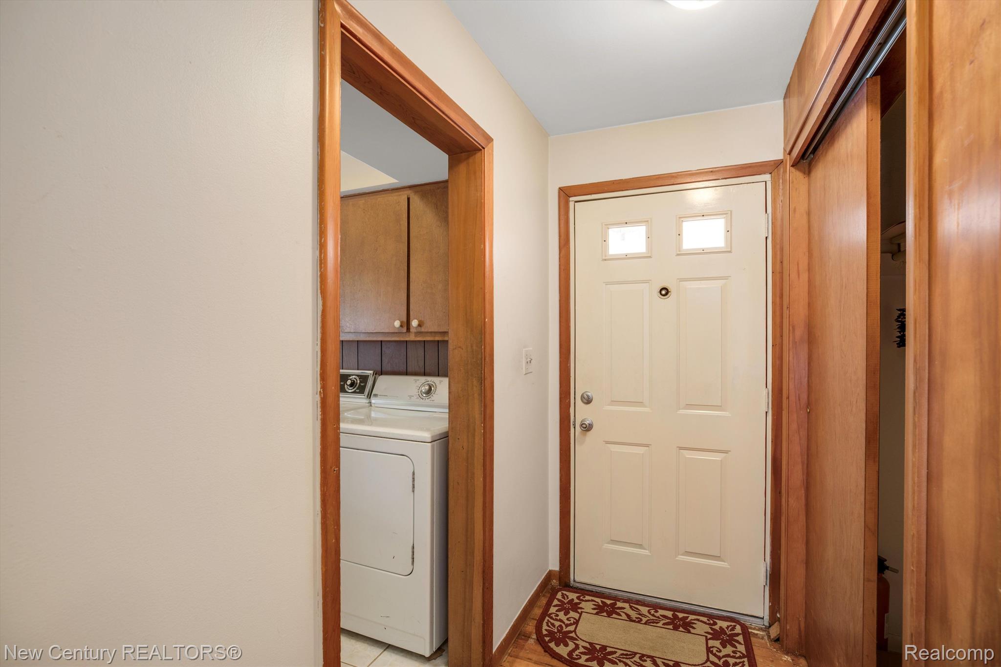 109 Michelson Road Rochester, MI 48307 - Photo 4 of 14 Gallery Image 4