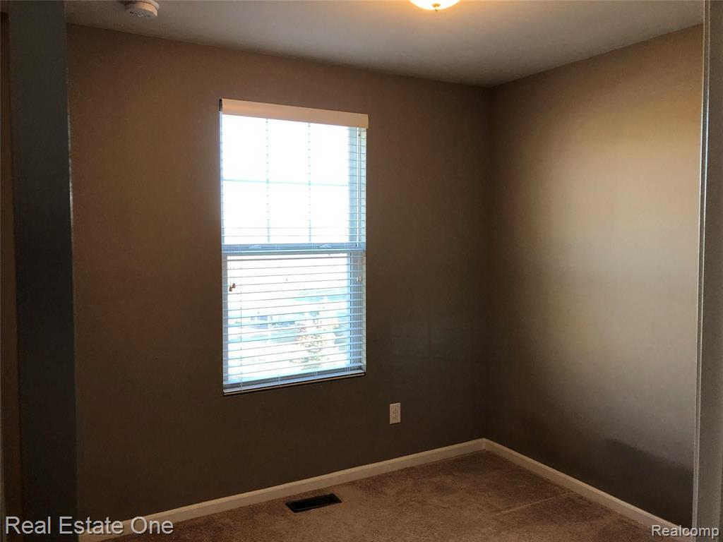 2908 Glenbar Circle, Unit 92 Rochester, MI 48307 - Photo 14 of 16