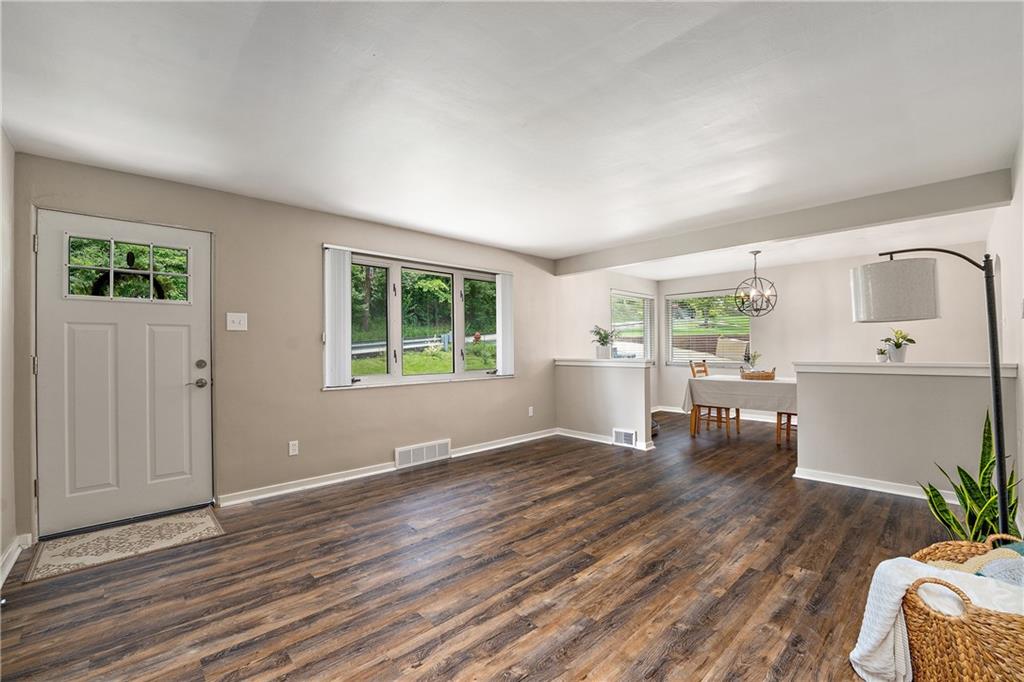 103 Forest Grove Road Coraopolis, PA 15108 - Photo 2 of 25 Gallery Image 2