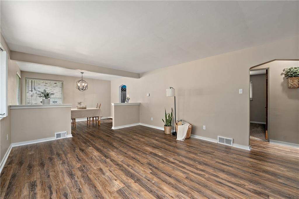 103 Forest Grove Road Coraopolis, PA 15108 - Photo 3 of 25 Gallery Image 3