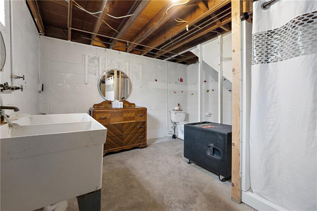 103 Forest Grove Road Coraopolis, PA 15108 - Photo 21 of 25 Gallery Image 21