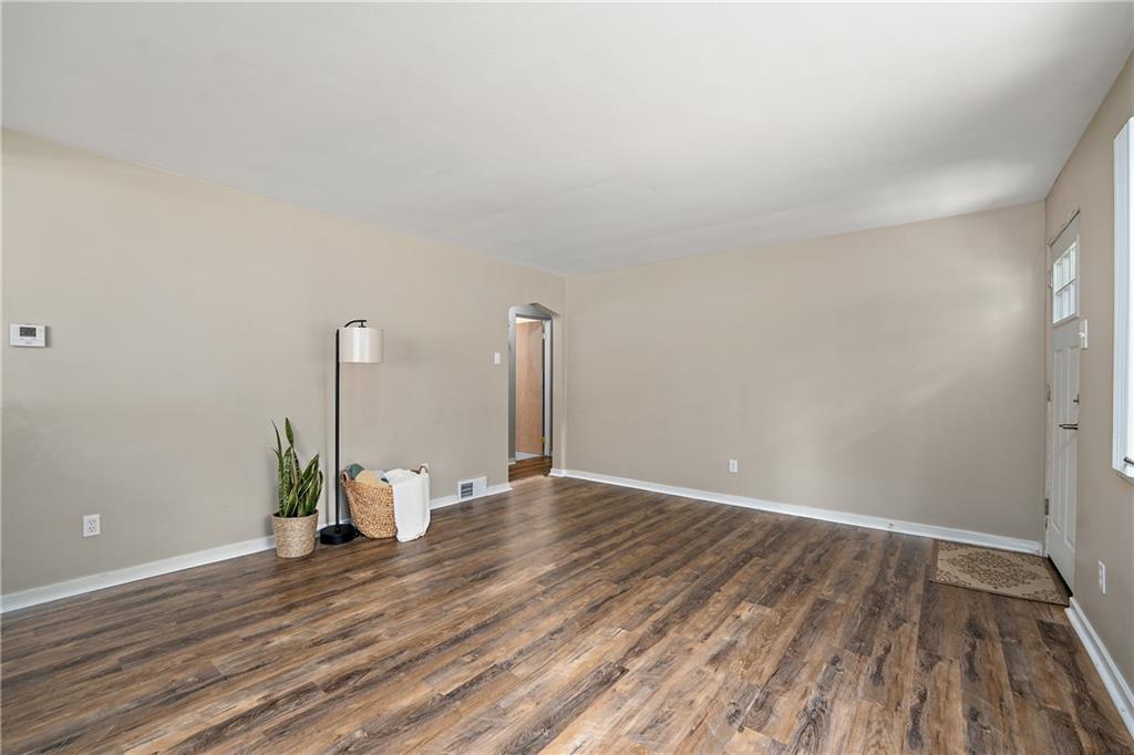 103 Forest Grove Road Coraopolis, PA 15108 - Photo 4 of 25 Gallery Image 4