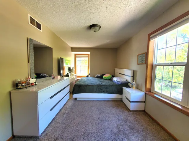 $284,900 | 952 Conner Street, Chaska, MN 55318