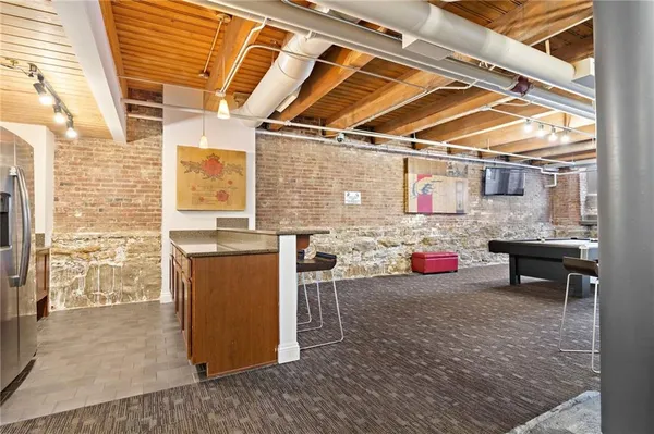 $179,000 | 706 Broadway Boulevard, Unit 503, Kansas City, MO 64105