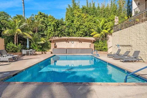 $1,150,000 | 2500 Torrey Pines Road, Unit 201, La Jolla, CA 92037