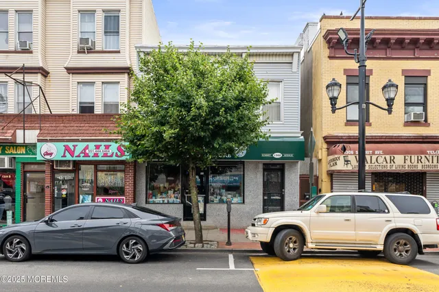 a car parked in front of a building