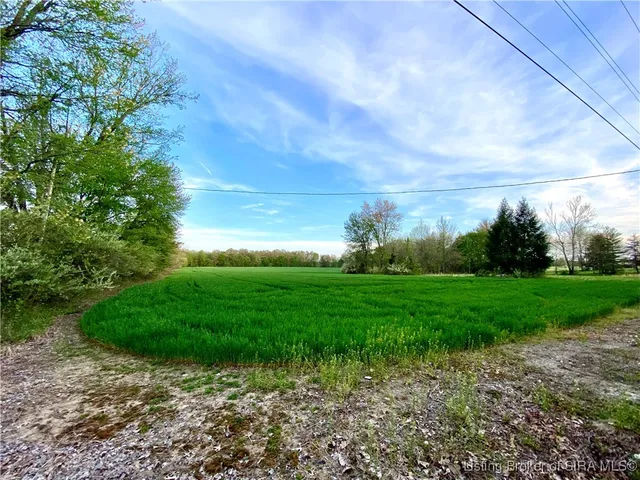 $299,000 | 17520 Clapp Road, Marysville, IN 47141
