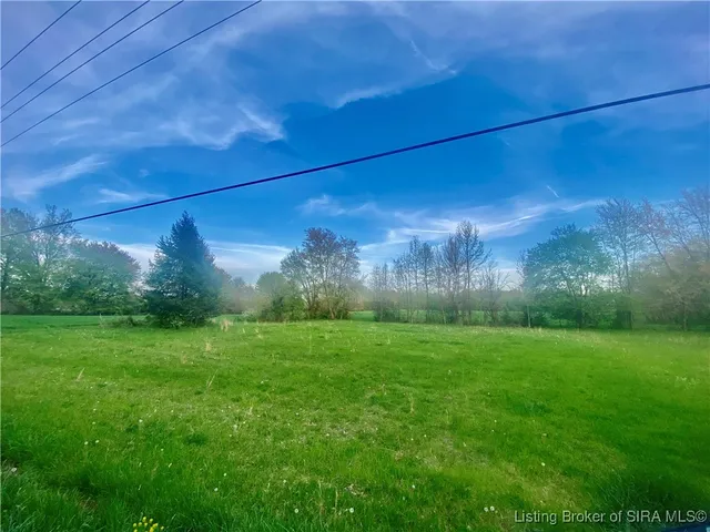 $299,000 | 17520 Clapp Road, Marysville, IN 47141