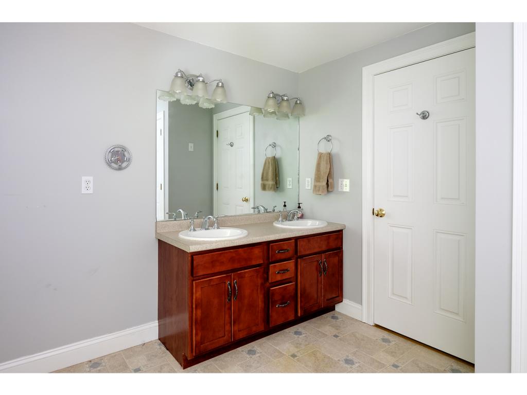 31 Woodland Road Dover, NH 03820 - Photo 19 of 34