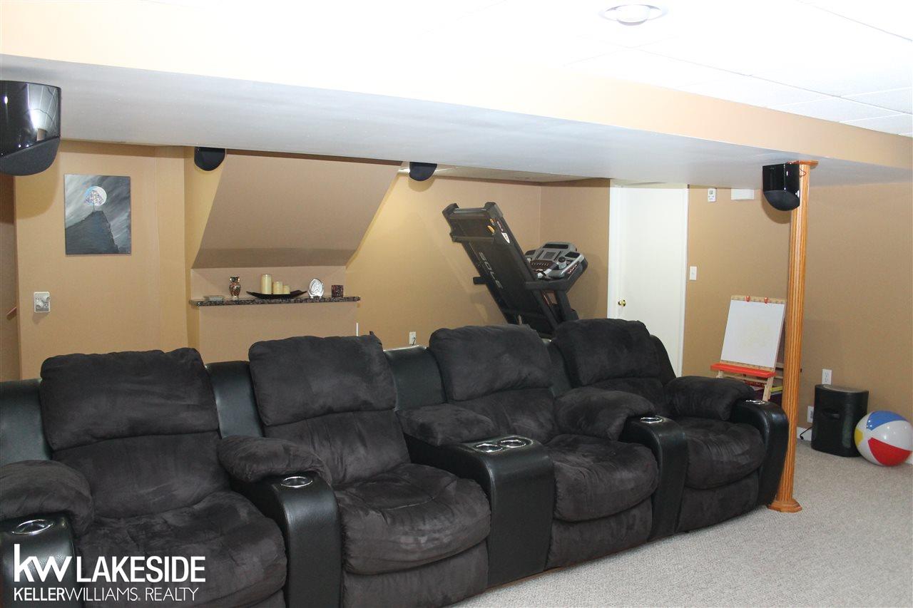 16921 Country Ridge Lane Macomb, MI 48044 - Photo 45 of 48