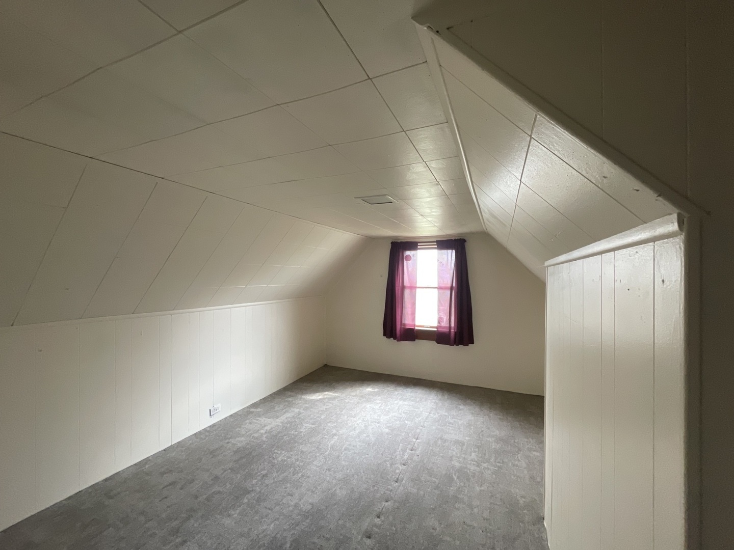 1884 Banks Road Erie, IL 61250 - Photo 9 of 12 an empty room with windows