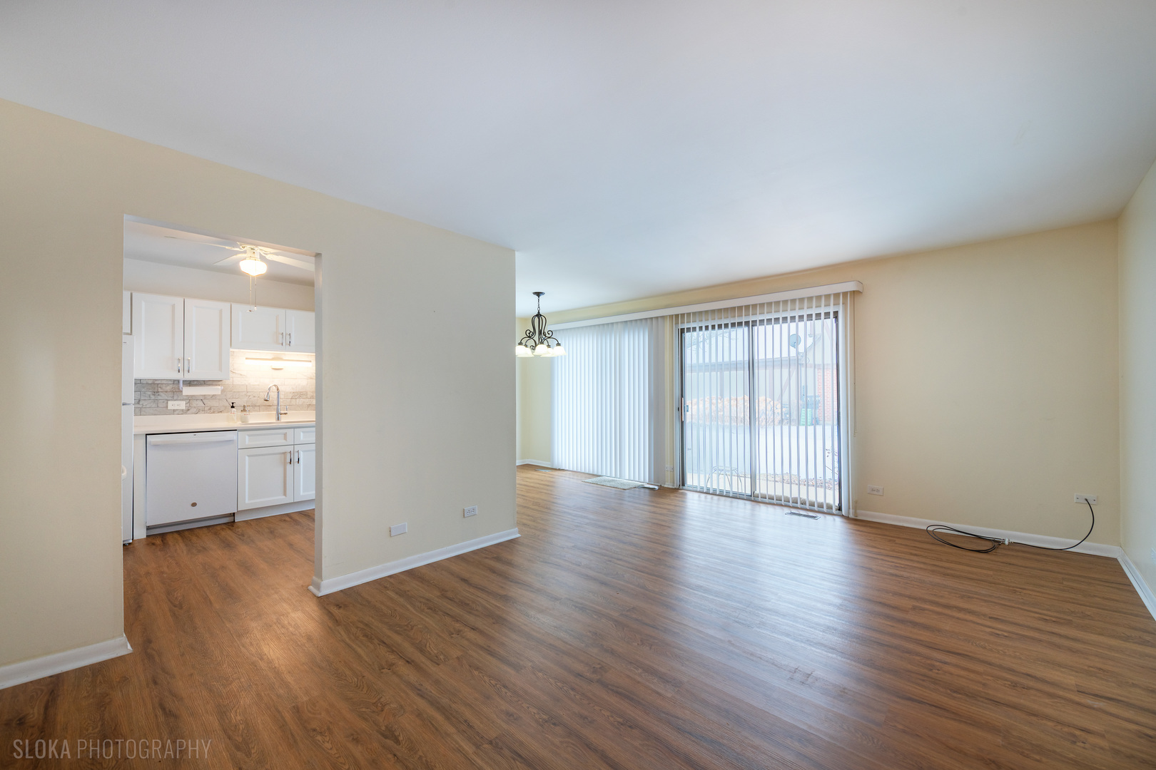 1321 7 Pines Road, Unit C1 Schaumburg, IL 60193 - Photo 2 of 23