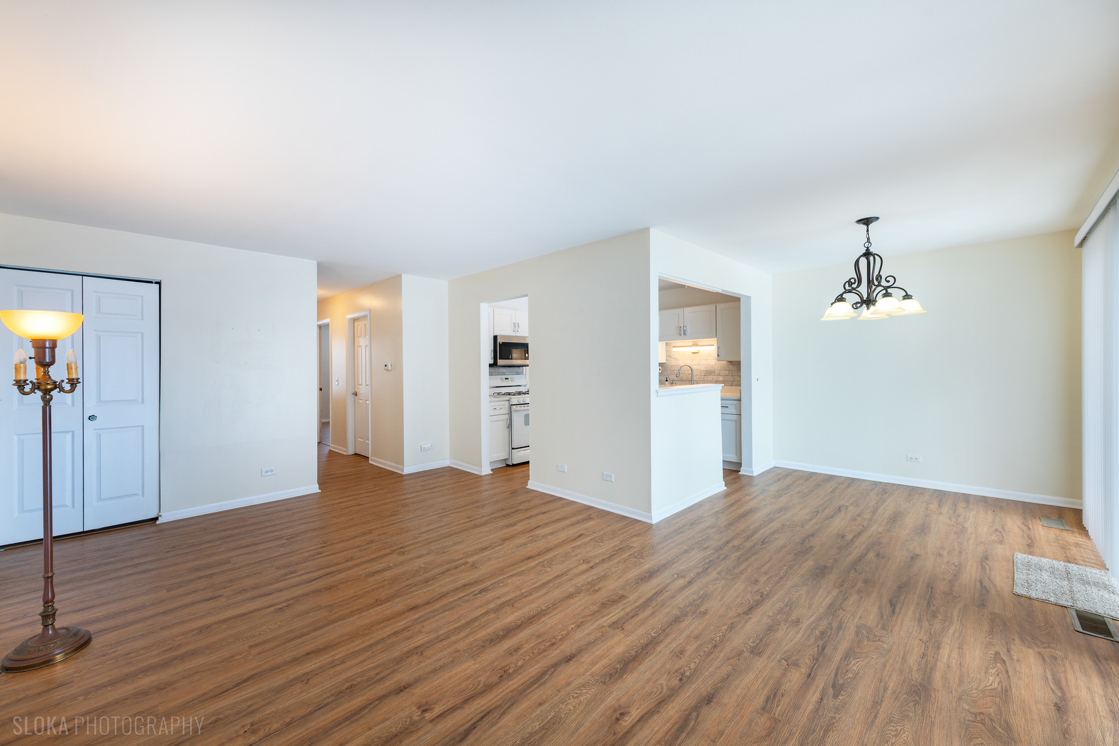 1321 7 Pines Road, Unit C1 Schaumburg, IL 60193 - Photo 4 of 23