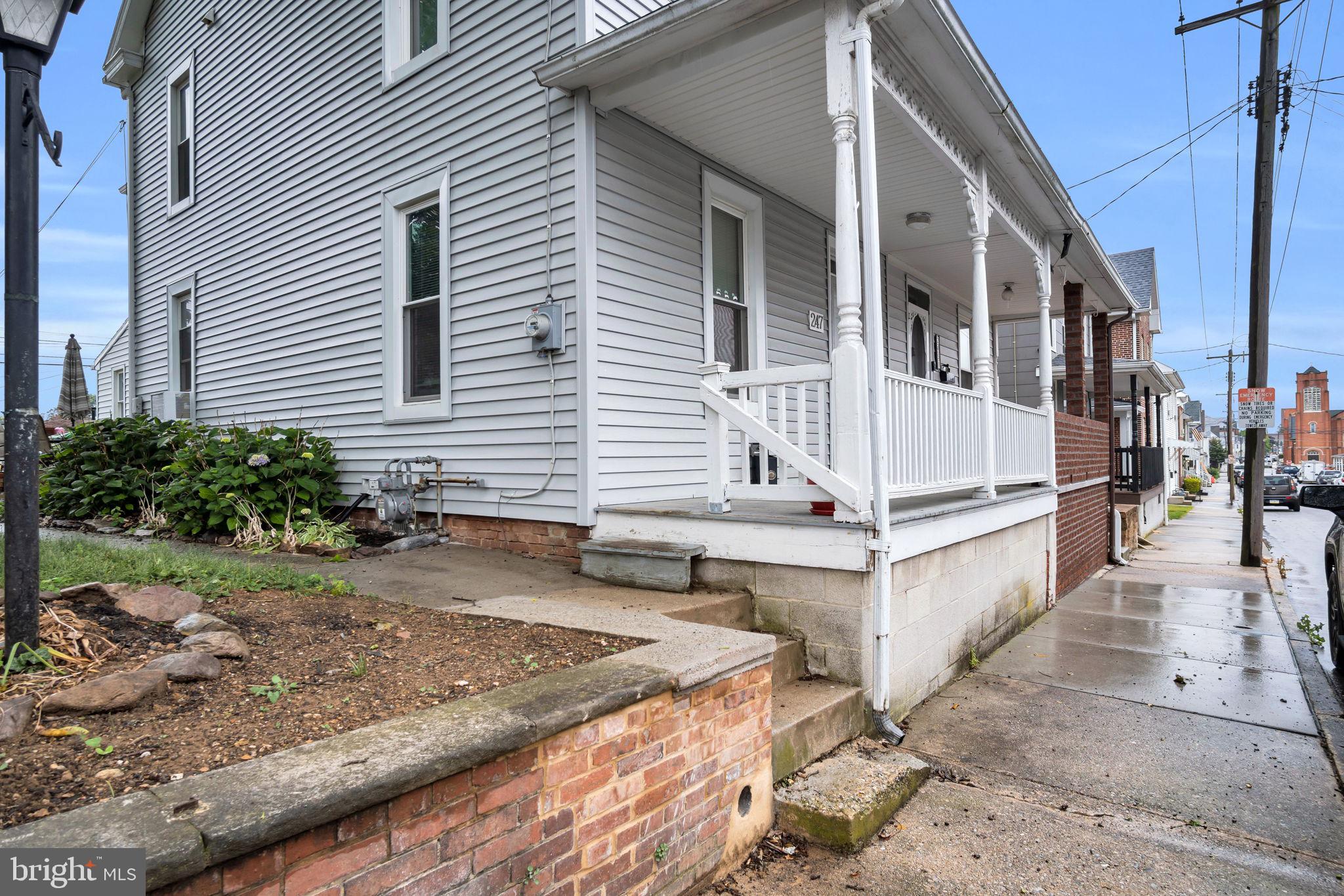 247 Locust Street Hanover, PA 17331 - Photo 4 of 34 Gallery Image 4