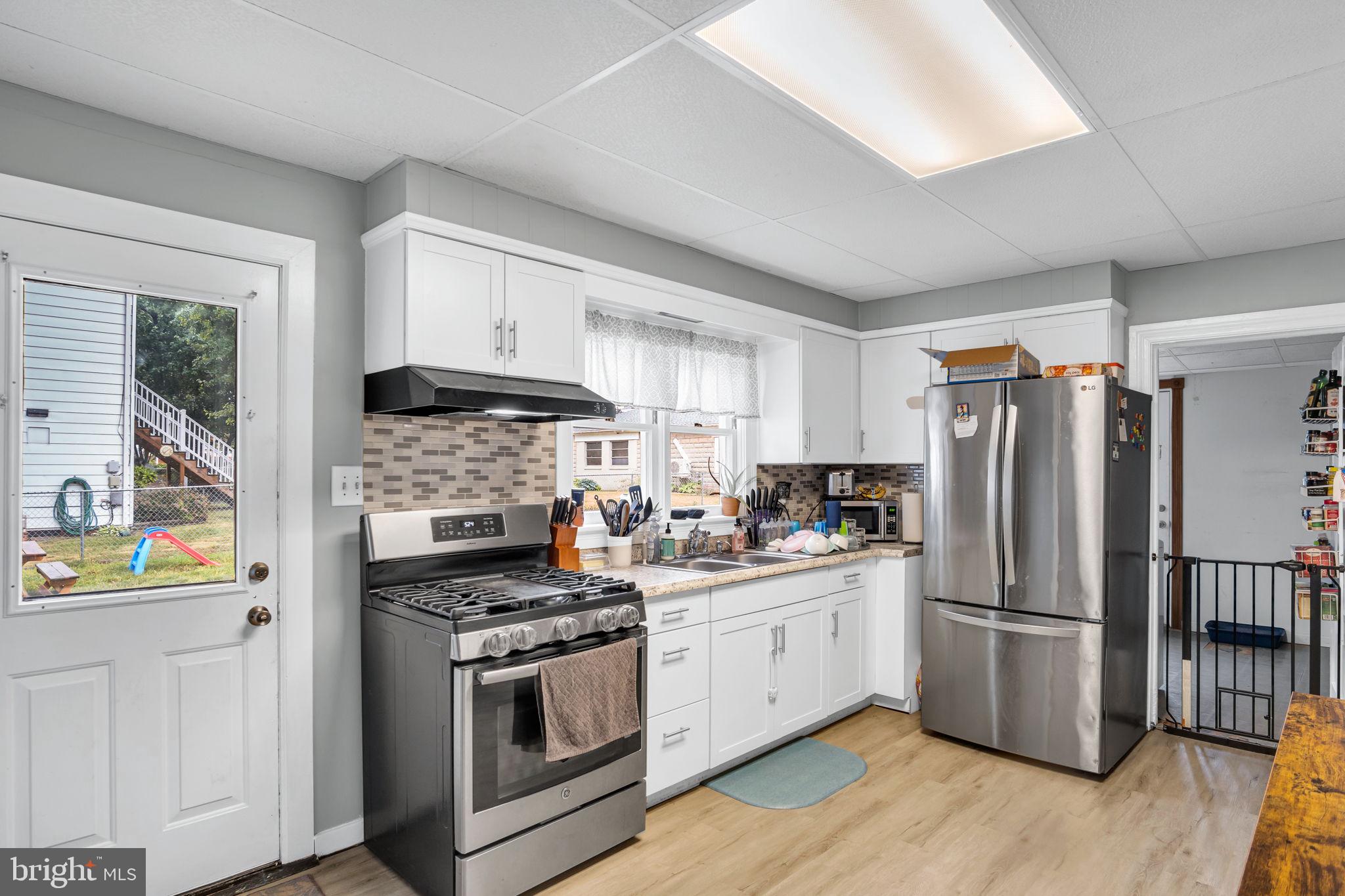 247 Locust Street Hanover, PA 17331 - Photo 6 of 34 Gallery Image 6