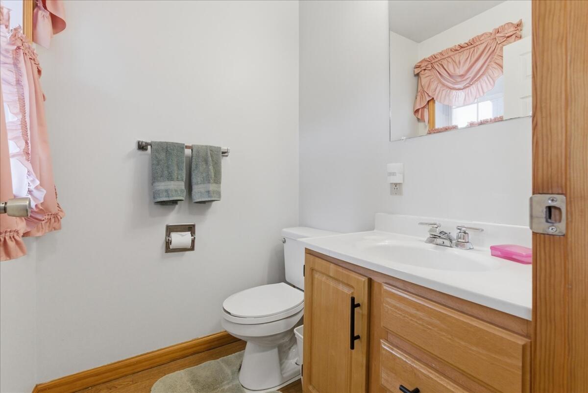 18 Beaver Pond Road, Unit 18 Brunswick, ME 04011 - Photo 28 of 65 28-interior_bathroom-1