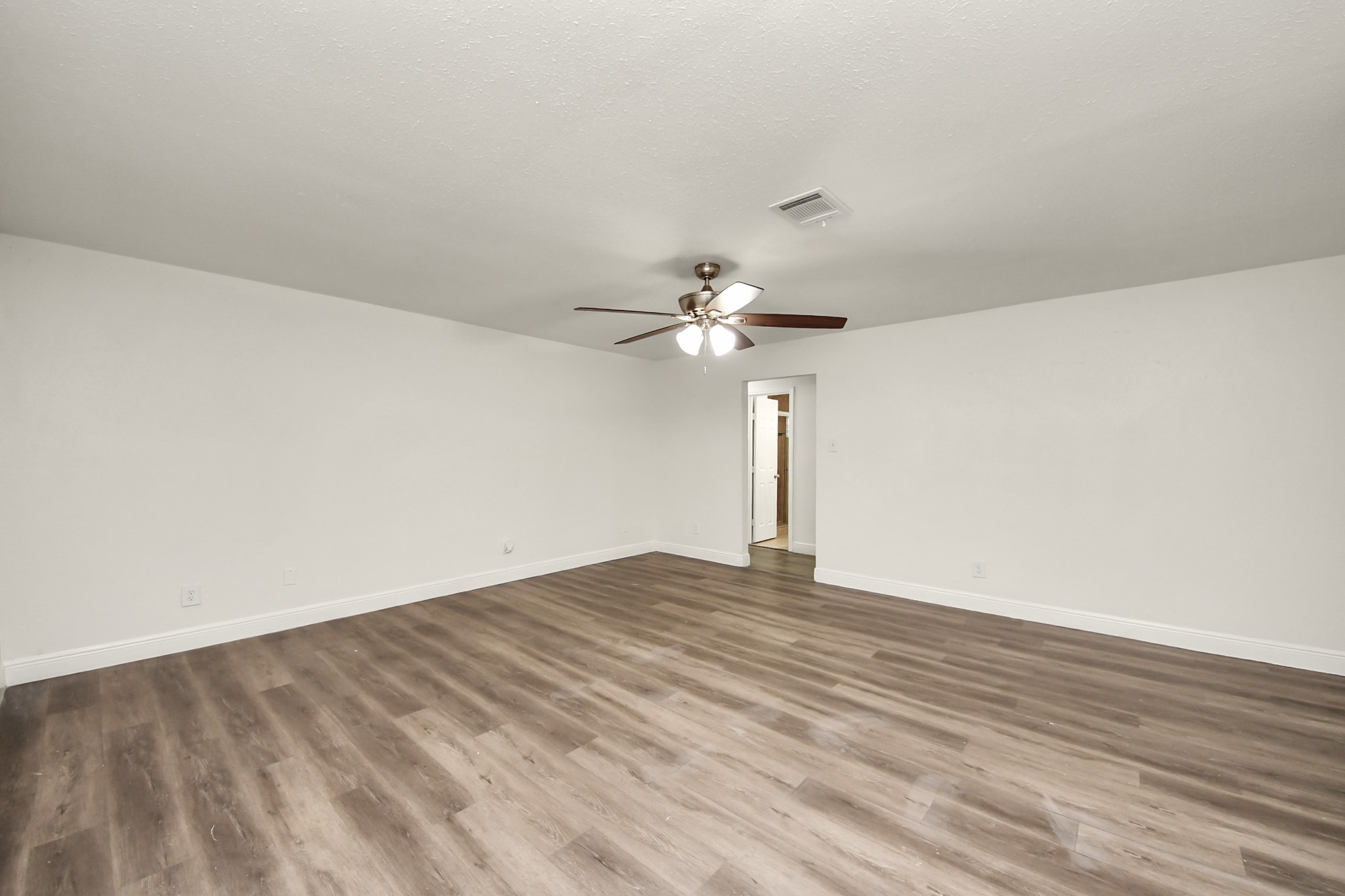 1139 Hartwick Road Houston, TX 77037 - Photo 17 of 38