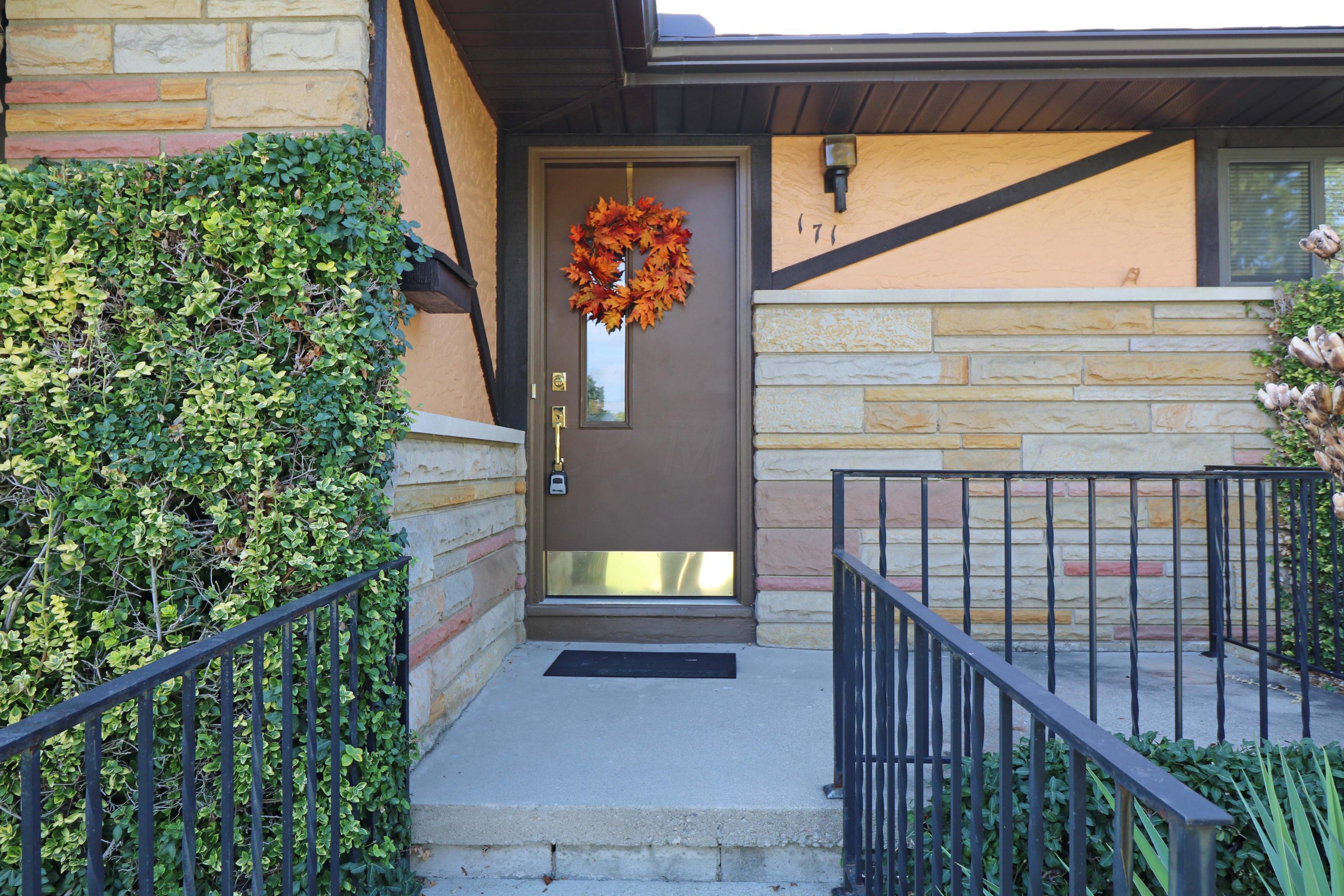 171 Oxley Road Columbus, OH 43228 - Photo 3 of 35 Gallery Image 3