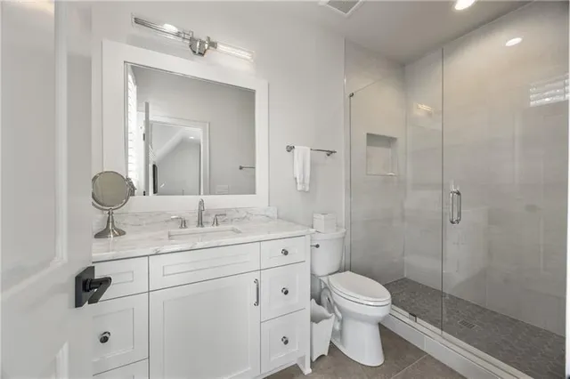 a view of a garden with patio