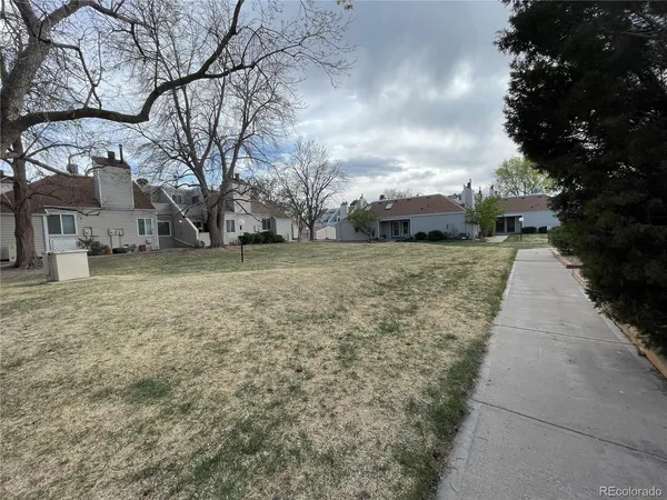 $1,300 | 2632 South Xanadu Way, Unit B, Aurora, CO 80014