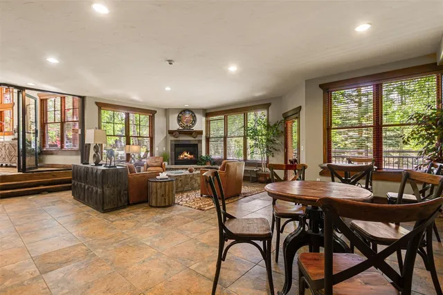 a picture of city view