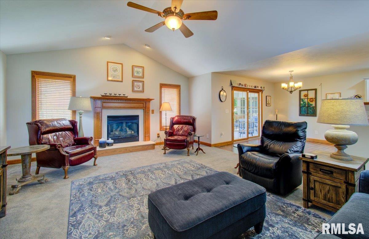 1412 Old Crows Way Springfield, IL 62712 - Photo 4 of 44 Gallery Image 4