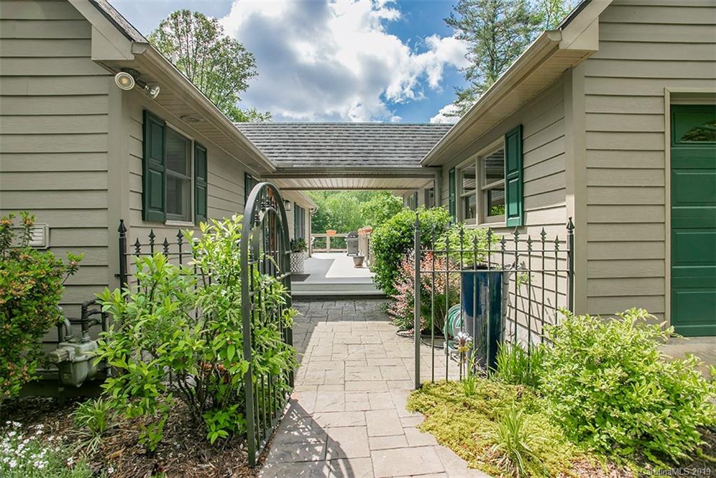 3443 Hebron Road Hendersonville, NC 28739 - Photo 4 of 45 Gallery Image 4