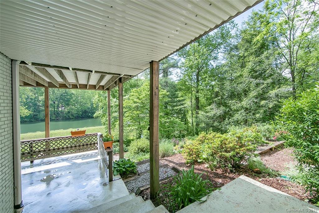 3443 Hebron Road Hendersonville, NC 28739 - Photo 8 of 45 Gallery Image 8
