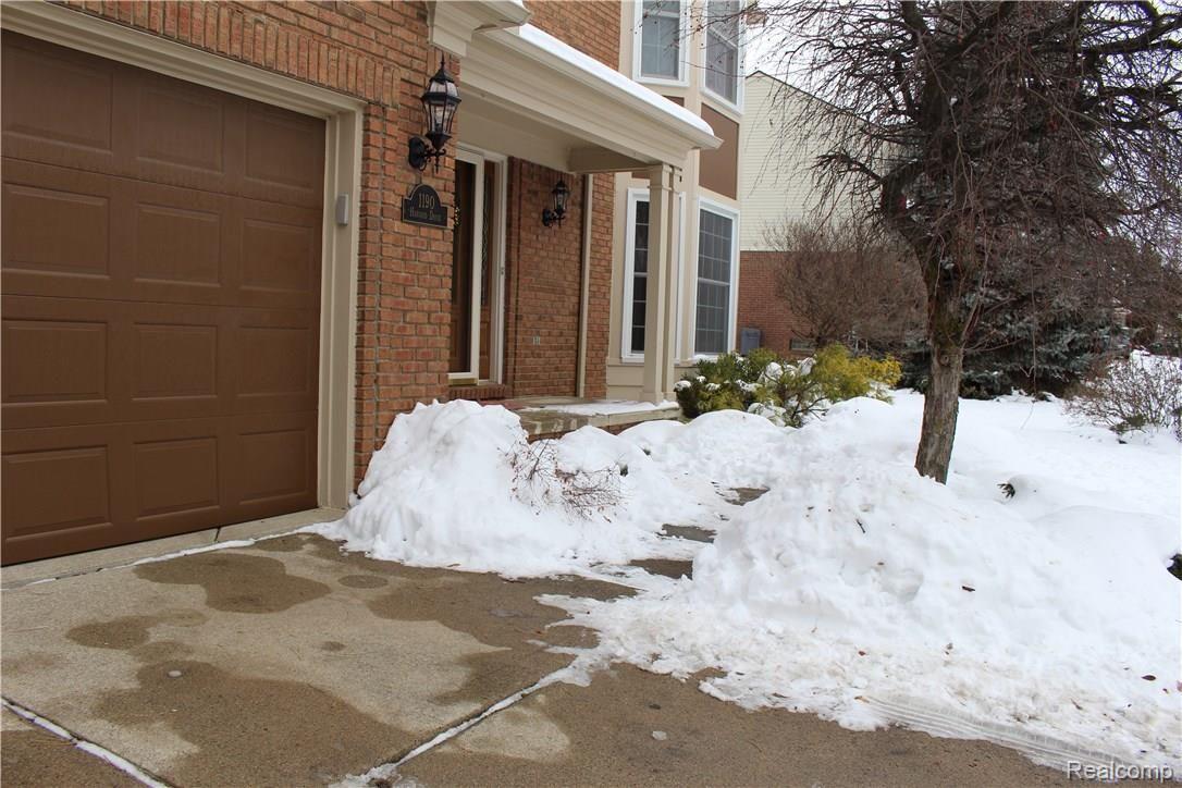 1190 Harvard Drive Rochester, MI 48307 - Photo 2 of 24 IMG_1881.JPG