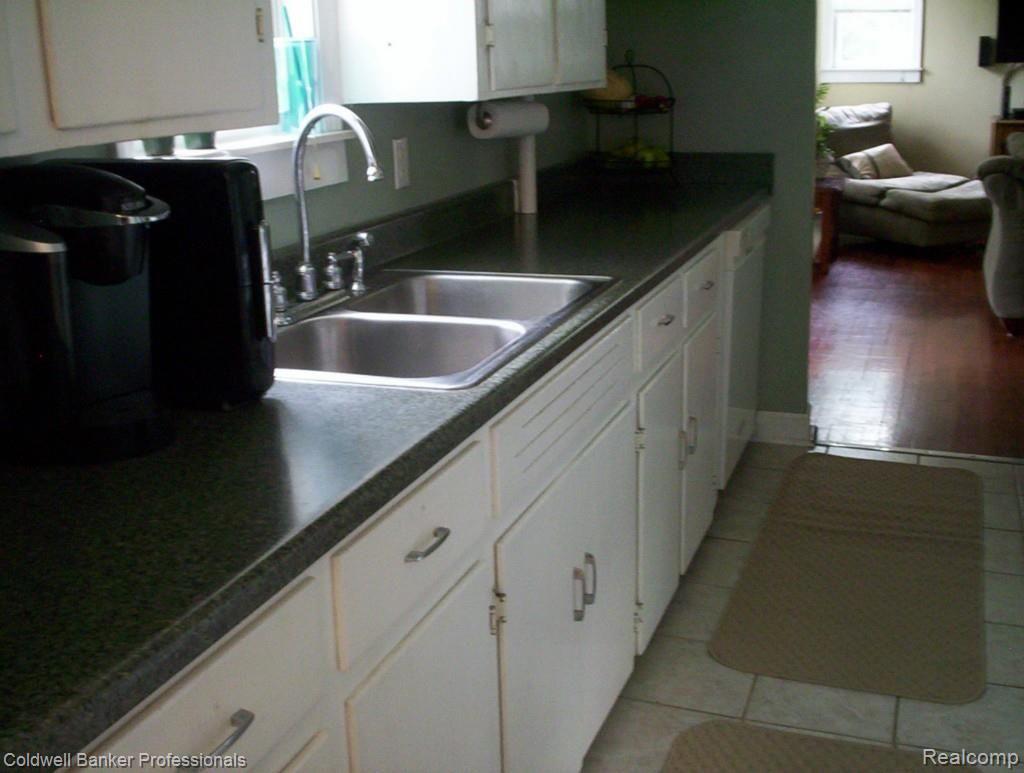 2662 Melvin Avenue Rochester, MI 48307 - Photo 2 of 14 Kitchen.jpg