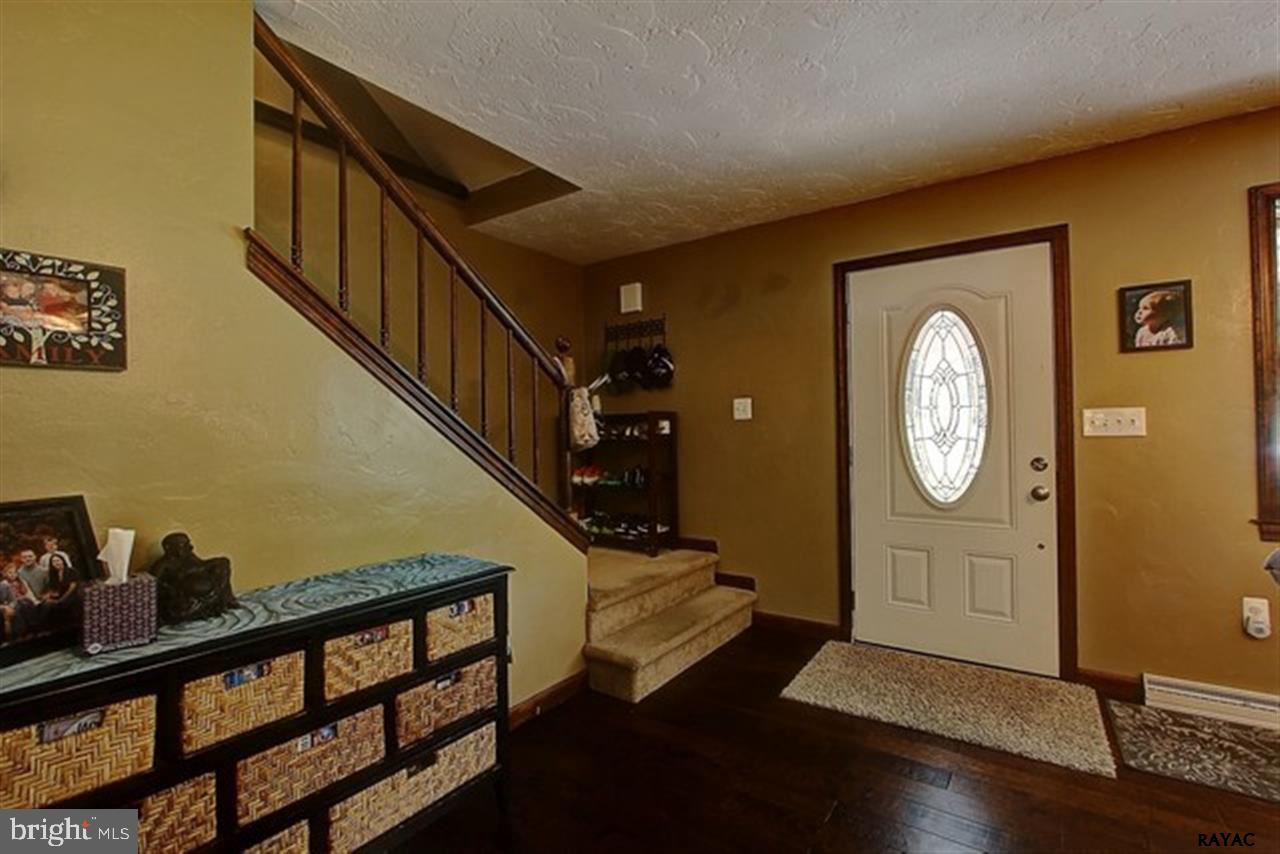 612 Tracey Road Hanover, PA 17331 - Photo 2 of 24