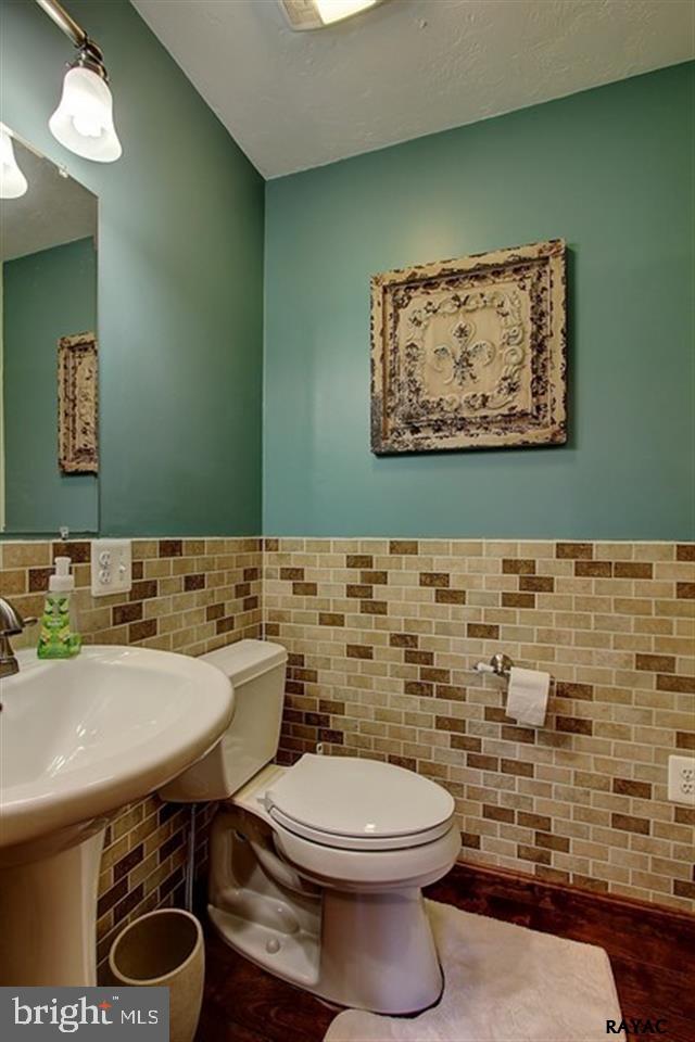 612 Tracey Road Hanover, PA 17331 - Photo 9 of 24
