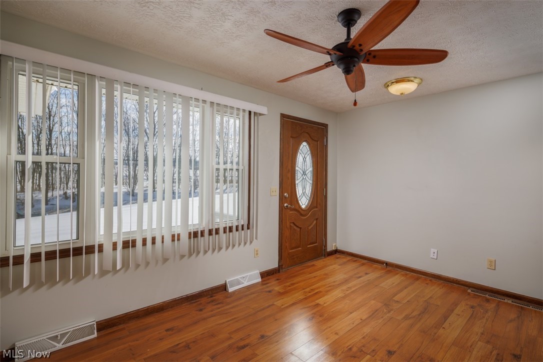 3770 South Arlington Road Uniontown, OH 44685 - Photo 3 of 19