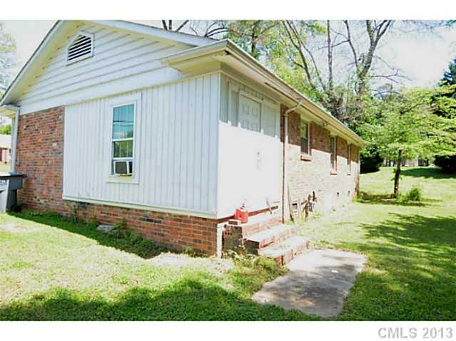 933 Clanton Road, Unit 1 Charlotte, NC 28217 - Photo 4 of 5 Gallery Image 4