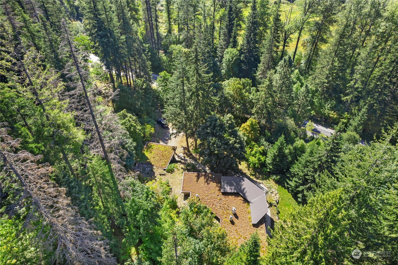 23510 White River Road Leavenworth, WA 98826 - Photo 12 of 39 a aerial view of a house with a yard