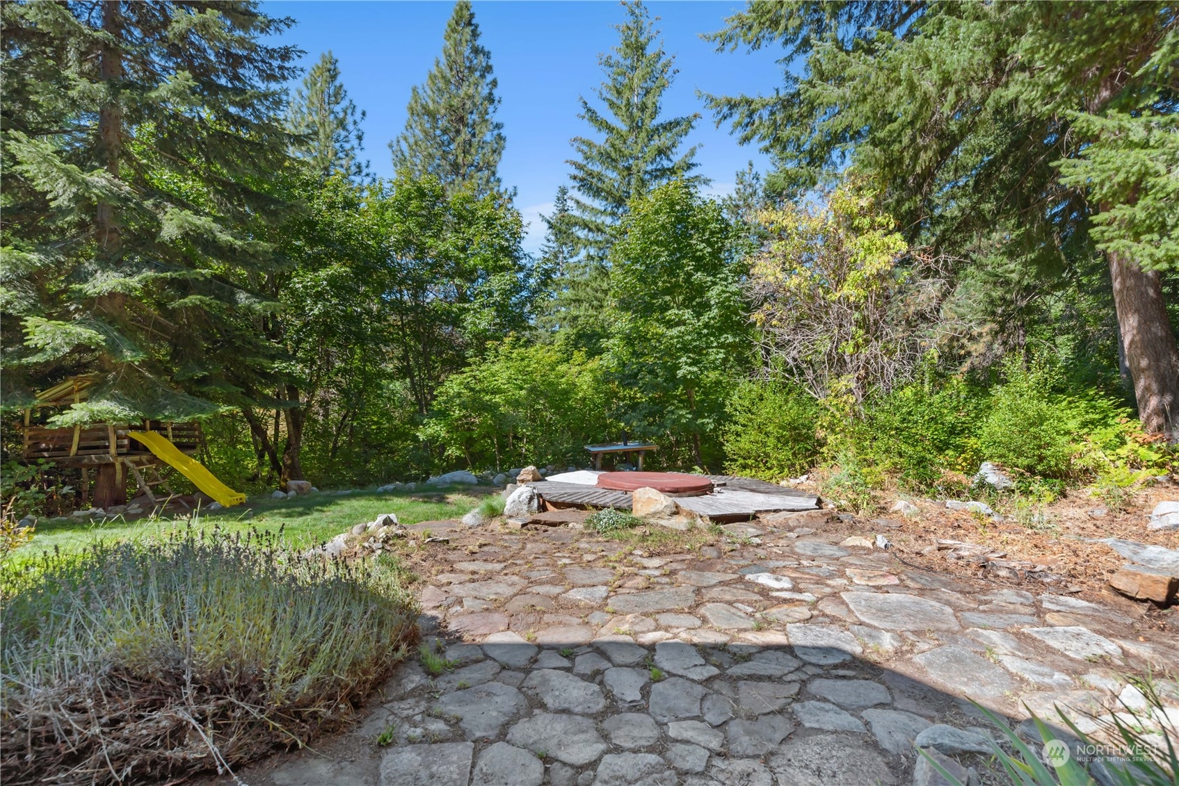 23510 White River Road Leavenworth, WA 98826 - Photo 7 of 39 a pathway of a yard