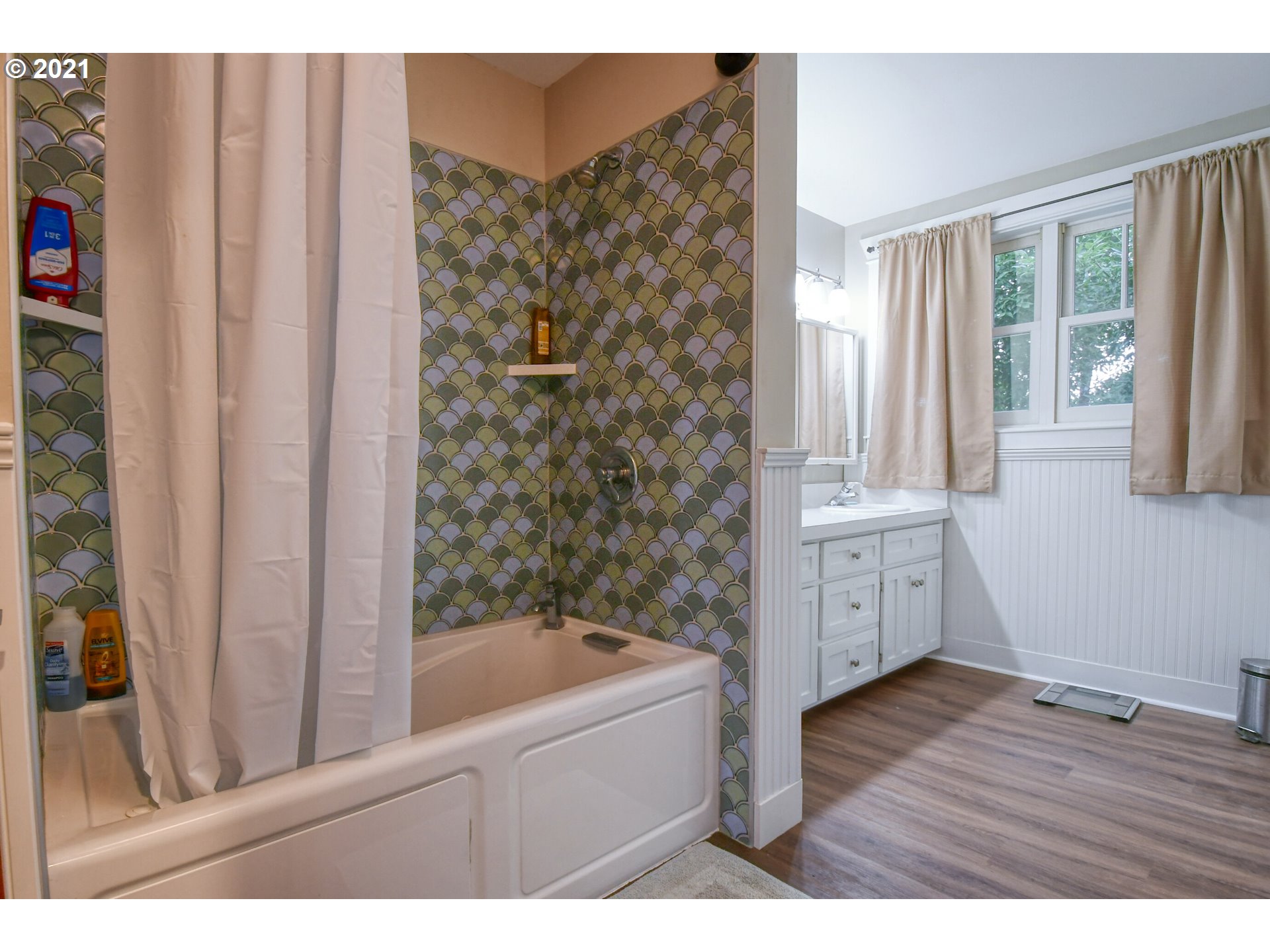 76223 Spring Hollow Road Adams, OR 97810 - Photo 26 of 30 a bathroom with a bathtub and shower