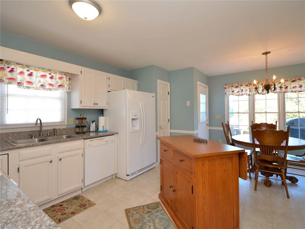 7687 Sedgewick Ridge Road Lewisville, NC 27023 - Photo 3 of 30