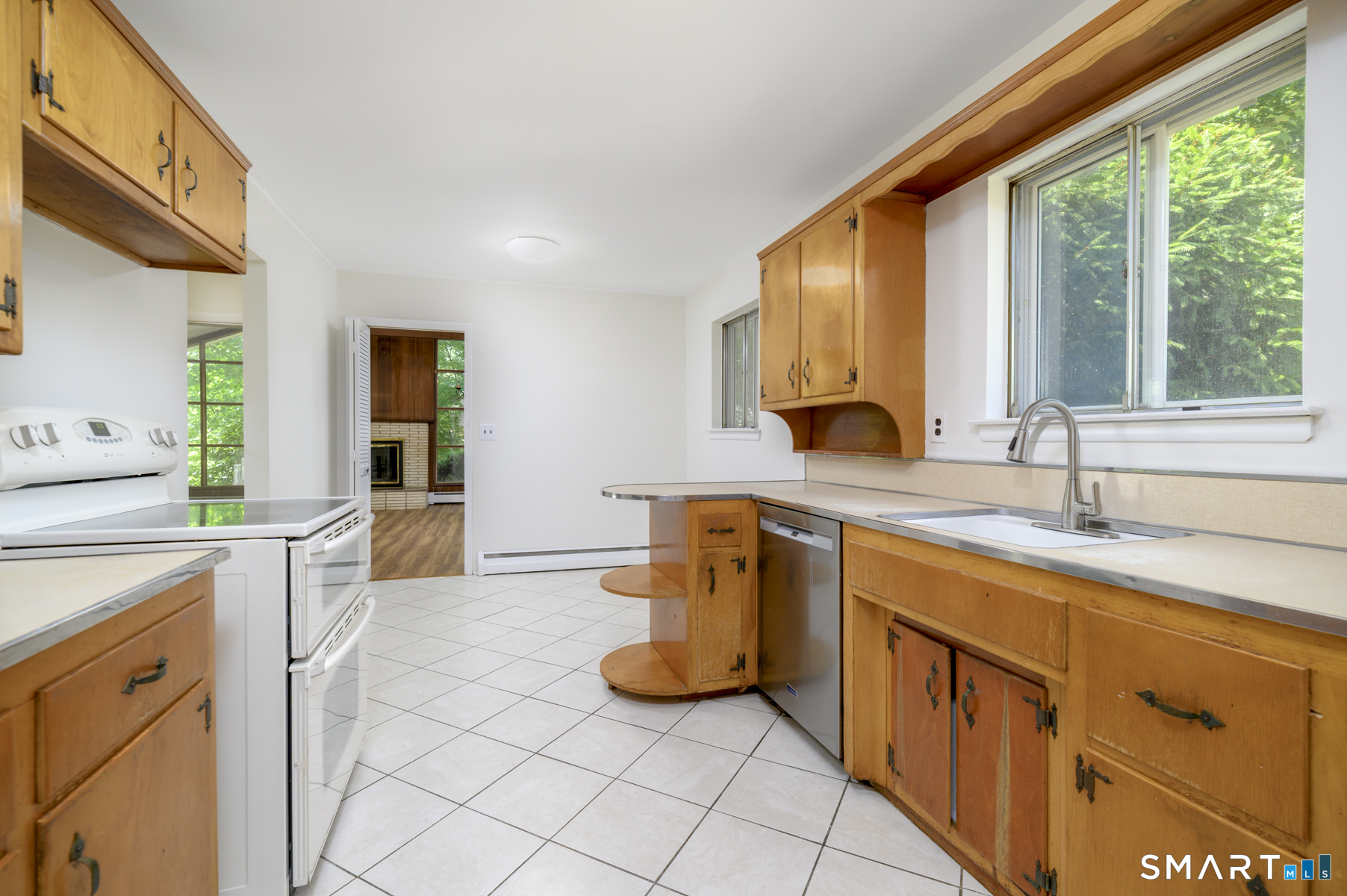 9 Pocono Road Norwalk, CT 06851 - Photo 16 of 40