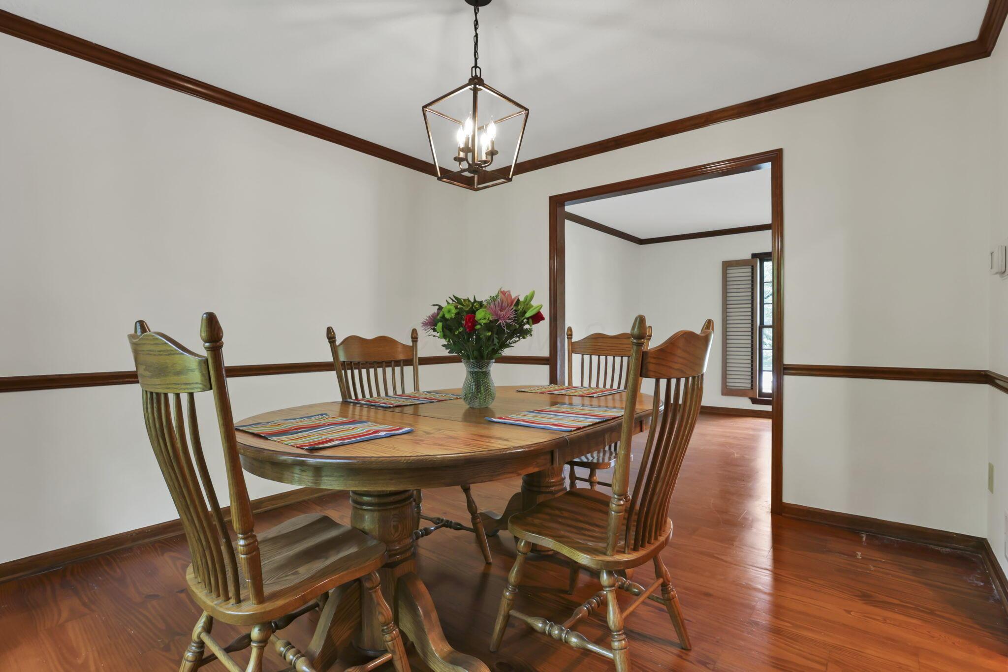 1100 Riva Ridge Boulevard Columbus, OH 43230 - Photo 13 of 55 15-web-or-mls-0V3A2784